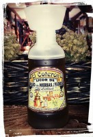 LICOR DE ORUJO CON HIERBAS Y FLORES EL COTERÓN